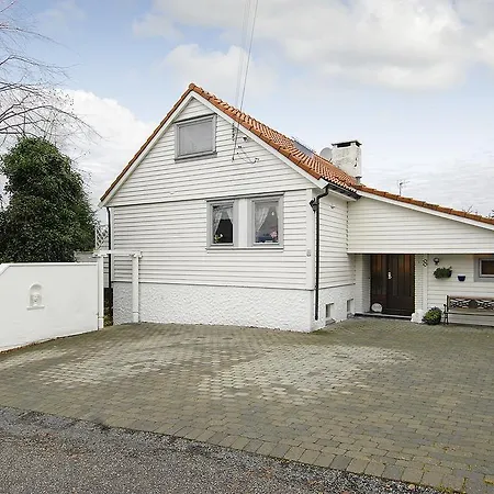 Flesland & Studio Guest house